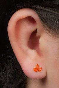 Titanium Internally Threaded Labrets 1.2mm - Claw Set Carnelian Marquise Stone Leaves Trio Top