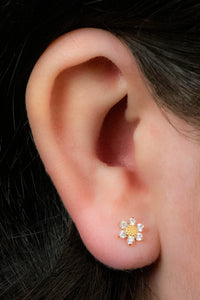Titanium Internally Threaded Labrets 1.2mm - Jewelled Golden Daisy