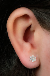 Titanium Internally Threaded Labrets 1.2mm - Jewelled Golden Daisy