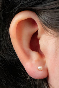 Titanium Internally Threaded Labrets 1.2mm - Titanium Claw Set Round Pearl